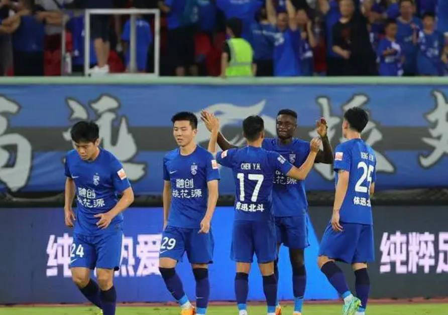 作为武汉三, 已积累了, 角色 作为武汉三, 已积累了, 角色